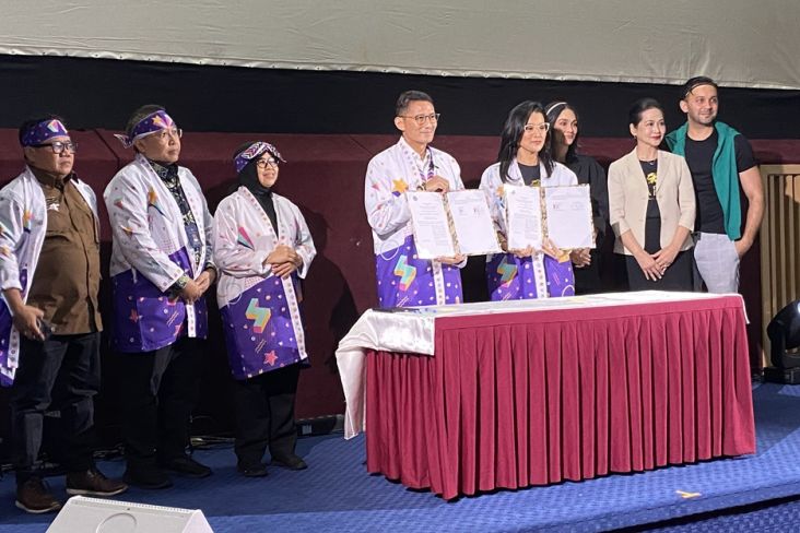 Kemenparekraf Mengajak Masyarakat untuk Menonton Ulang Film Legendaris dan Mendorong Perkembangan Perfilman Nasional