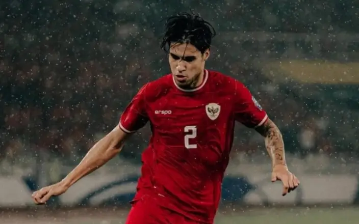 "Borussia Monchengladbach Berniat Membajak Bek Belanda di Musim Panas"