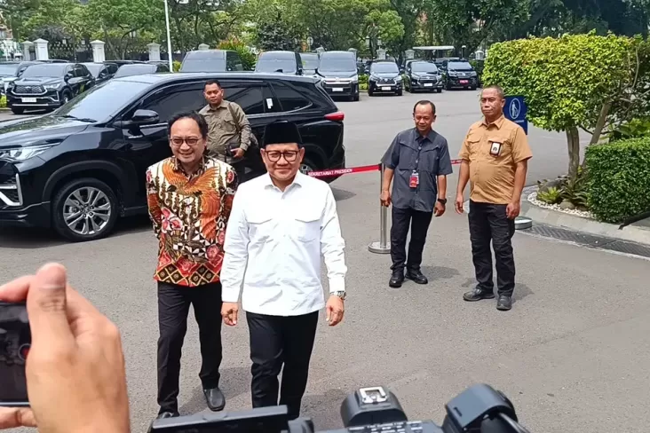 "Suasana Makan Siang di Istana: Prabowo dan Ketum Parpol Hadir, Jokowi Ditemani Ridwan Kamil di Solo"