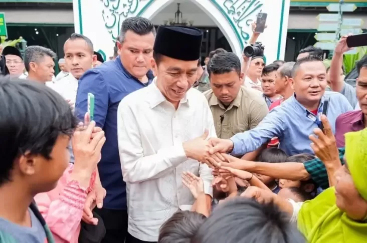 "Jokowi Dapat Memilih Golkar atau Gerindra Setelah Dikeluarkan dari PDIP"