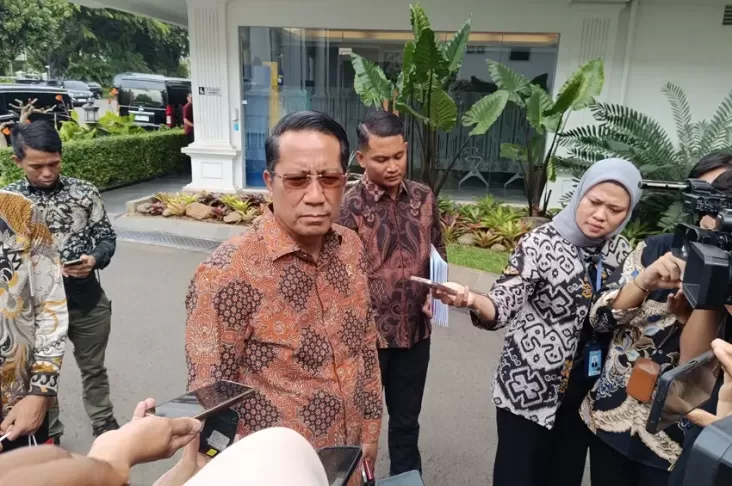 Mengapa Prabowo Menyarankan DPRD Memilih Kepala Daerah? Menkum Punya Jawabannya!