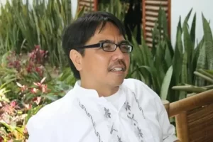 Ade Armando Minta Hasto Kristiyanto Segera Bongkar Pejabat Korup