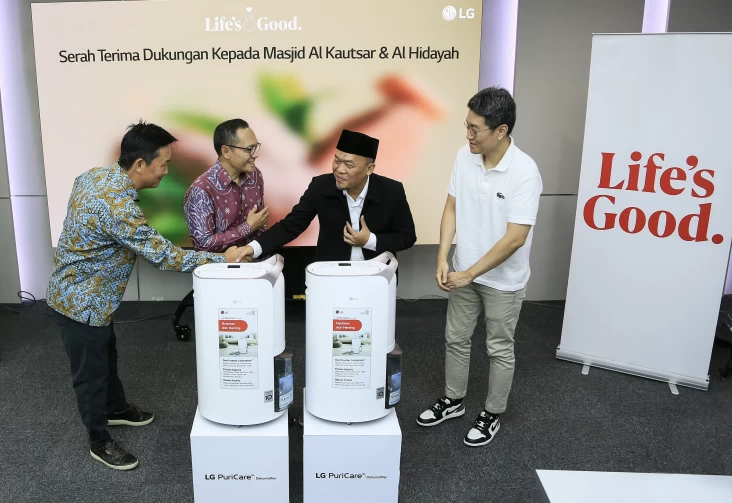 LG Berbagi Kenyamanan Ibadah Ramadan dengan Donasi Dehumidifier Maju