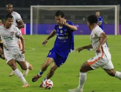 Thom Haye Fokus pada Permainan Sendiri Saat Persib Mendekati Puncak Super League