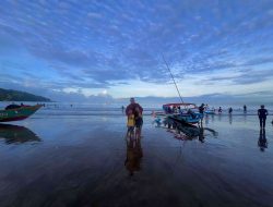 Pemandangan pagi indah di Pantai Pananjung, destinasi wisata Pangandaran