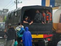 Melintasi Banjir Aceh 2025: Rakyat Hebat dan Solidaritas Berani (3)