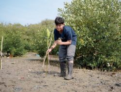 Harley Fatahillah, Bocah 13 Tahun yang Tanam Ribuan Mangrove untuk Surabaya