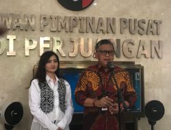 Pesan Hasto untuk Keluarga Hagios, Perkuat Kekuatan Keluarga di Natal