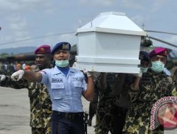 Keluarga Bawa Jenazah Olen Wibisono Korban Pesawat ATR 42-500 ke Makassar