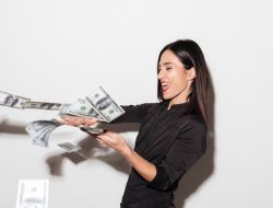 10 Kebiasaan Finansial Menengah yang Merusak Kekayaan