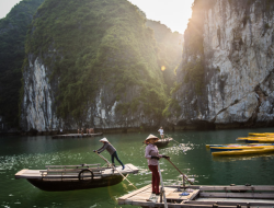 Liburan hemat di Asia Tenggara? Ini 5 destinasi favorit Vietnam, cek promo tiketnya