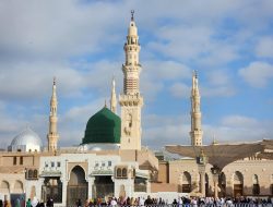 Bolehkah Non-Muslim Berkunjung ke Mekkah dan Madinah? Ini Jawabannya!