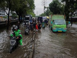 BPBD DKI: Banjir Masih Selimuti 125 RT dan 14 Jalan