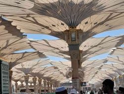 Payung dan Kubah Masjid Nabawi