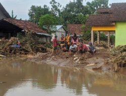 Ratusan Korban Banjir Di Pati Mengungsi Ke Tempat Ibadah