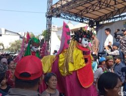 Kemeriahan Arak-Arakan April DA7 Saat Kembali ke Cirebon, Ratusan Warga Sambut Sang Idola