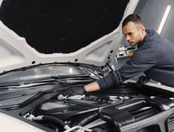 Mengapa Mobil Bergetar Saat Diam? Ini Penyebabnya
