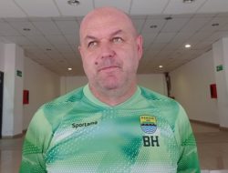 Bernardo Tavares Gagal Kalahkan Bojan Hodak! Persebaya Dihantui Rekor Buruk Lawan Persib