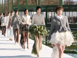 Romantisme Taman Bunga Jadi Inspirasi Koleksi Dior Fall/Winter 2026! Jisoo BLACKPINK dan Hyunjin Stray Kids Hadir