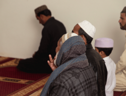 Niat Itikaf di Masjid dan Maknanya