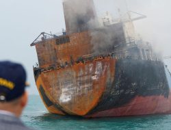 Tidak Ada Tempat untuk Bersembunyi – Kisah Awak Kapal Terjebak di Selat Hormuz