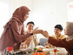 Warna Baju Lebaran Tren di Google: Mulai Butter Yellow hingga Earth Tone