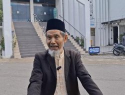 Saat Rakaat Kedua, Kisah Kakek Ahmad Swardi Naik Sepeda Roda Tiga ke Jambi