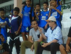 Aksi Ferry Rotinsulu Menggebrak Car Free Night Palembang, Legenda SFC Membuat Pengunjung Terpukau